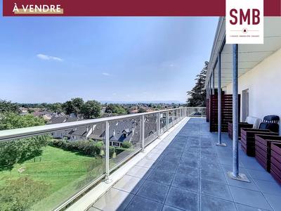 Appartement sur toit - 106 m² - 4 pièces