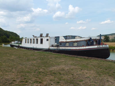 Péniche - 172 m² - 7 pièces