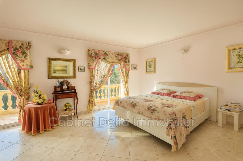 Maison - 250 m² - 3 pièces