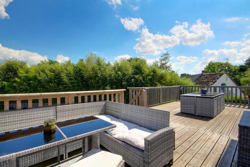 Maison - 205 m² - 9 pièces