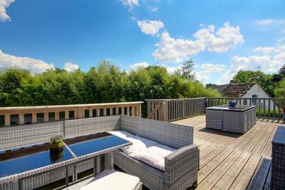 Maison - 205 m² - 9 pièces