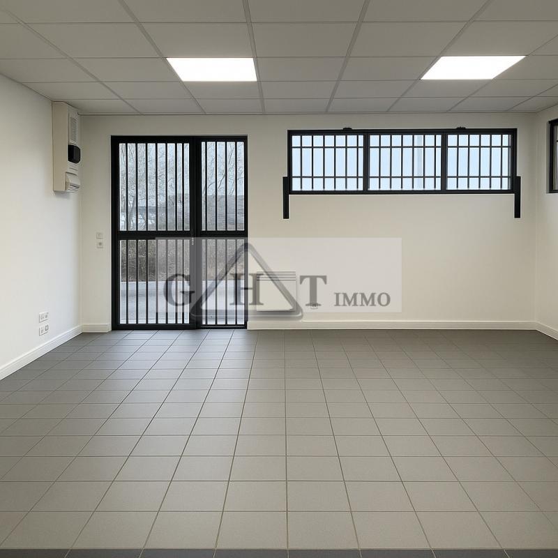 Entrepôt - 305 m²