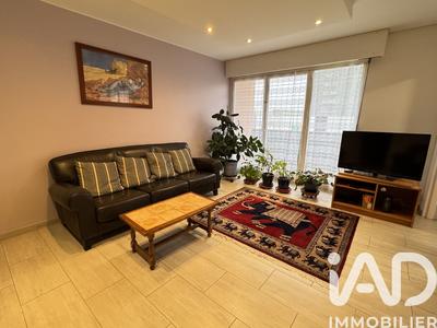 Appartement - 90 m² - 5 pièces