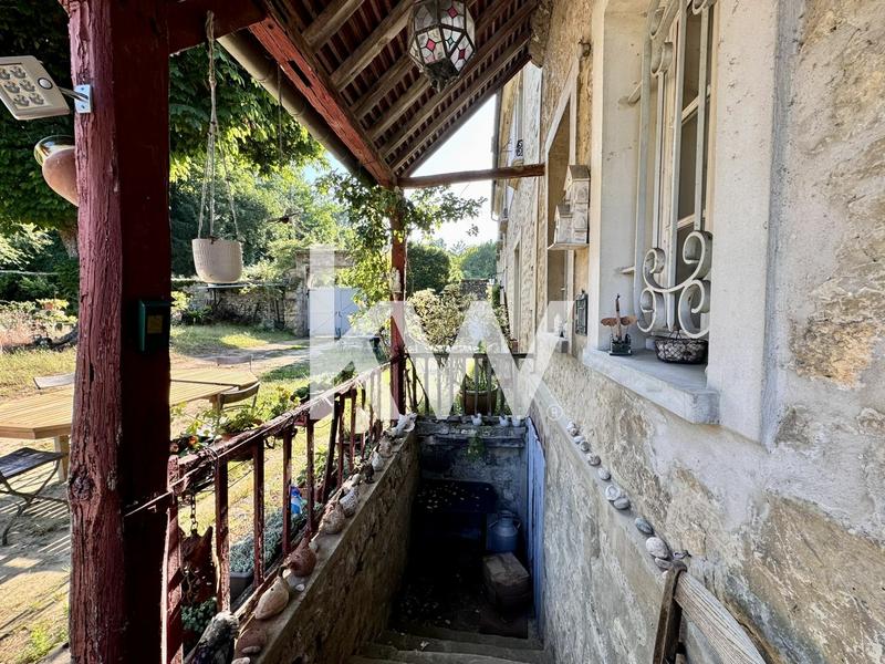 Maison - 296 m² - 18 pièces