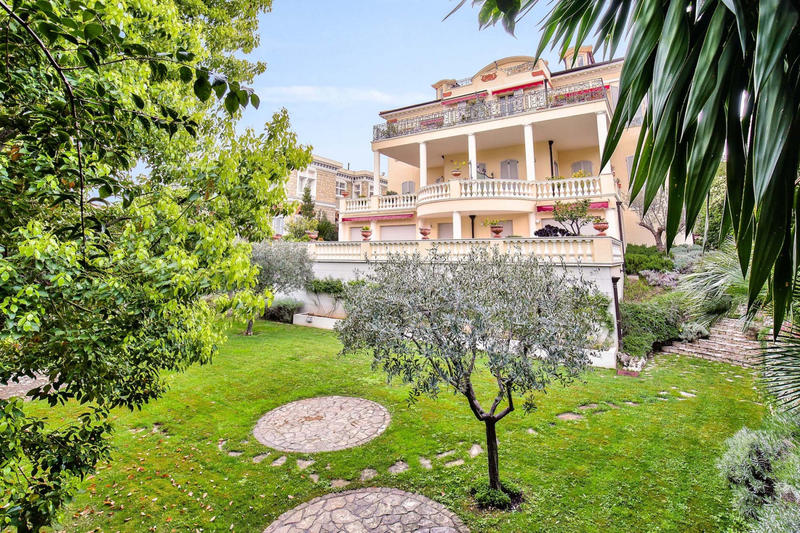 Appartement - 121 m² - 4 pièces