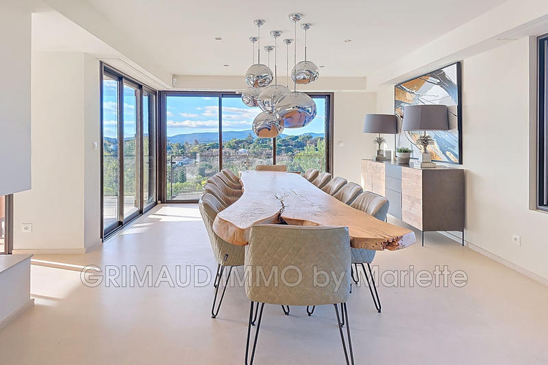 Villa - 306 m² - 7 pièces