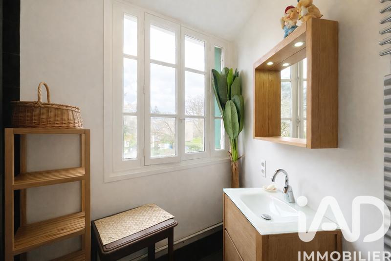 Maison - 250 m² - 8 pièces