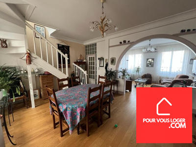 Maison - 200 m² - 7 pièces