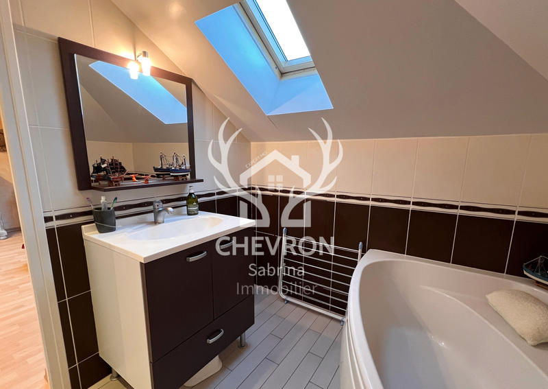 Maison - 181 m² - 6 pièces