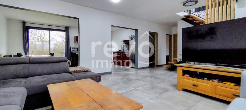 Maison - 165 m² - 8 pièces