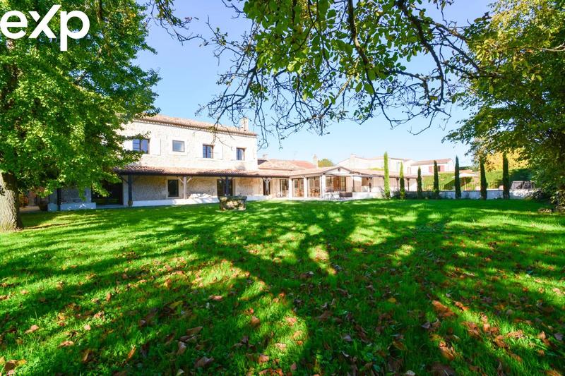 Maison - 300 m² - 9 pièces