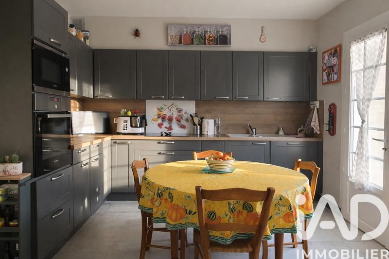 Maison - 200 m² - 8 pièces