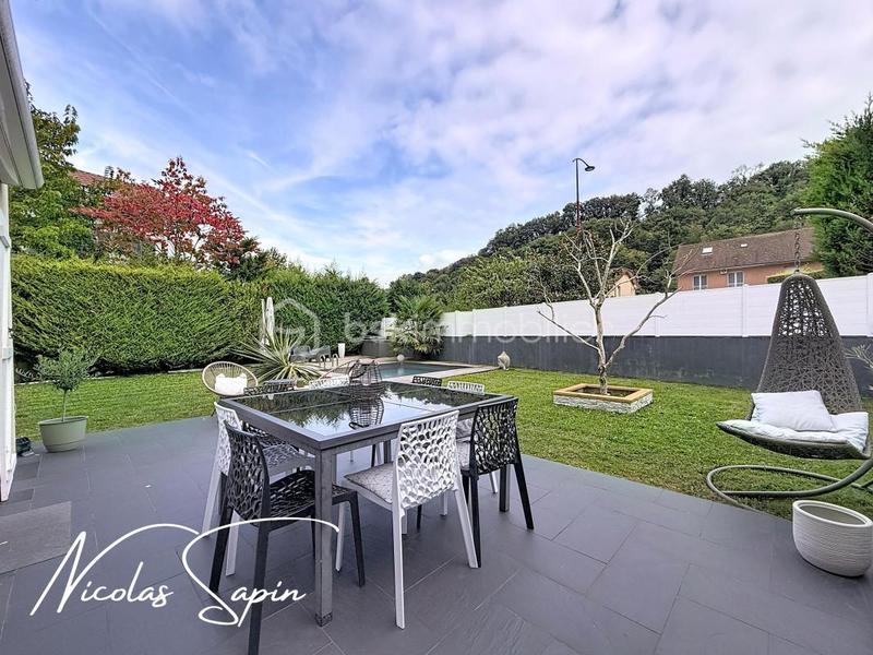 Maison - 102 m² - 5 pièces