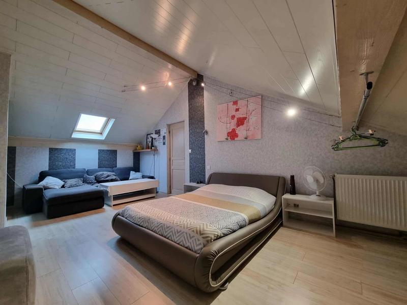 Maison traditionnelle - 200 m² - 7 pièces