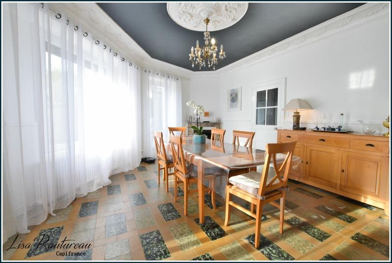Maison bourgeoise - 360 m² - 10 pièces