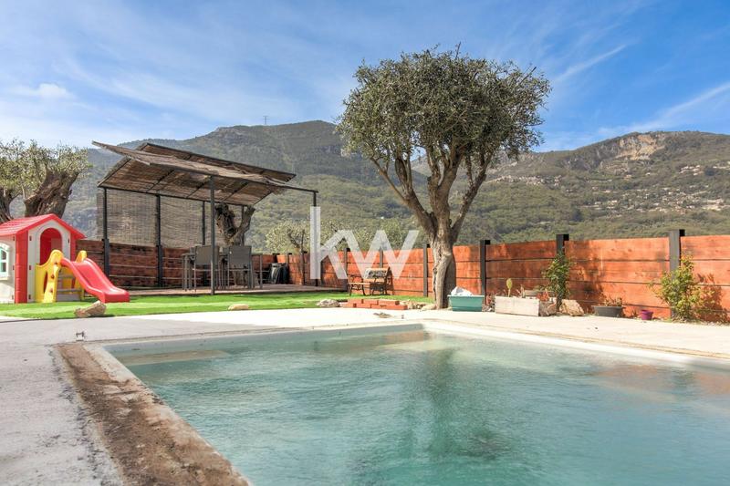 Maison - 101 m² - 5 pièces