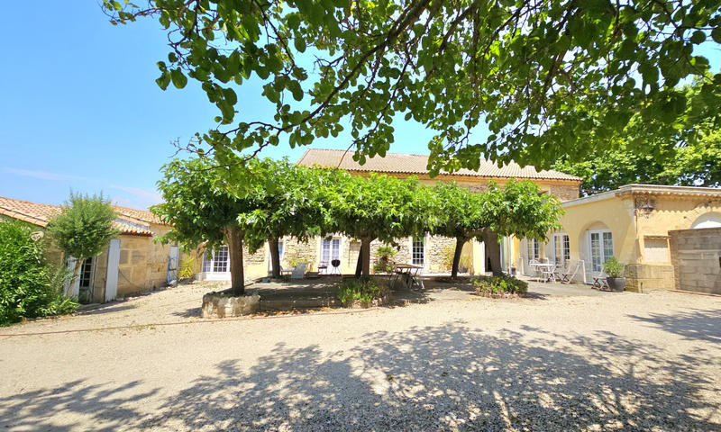 Propriété - 412 m² - 19 pièces