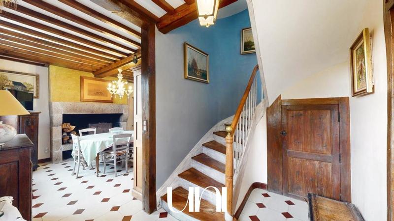 Maison - 220 m² - 8 pièces