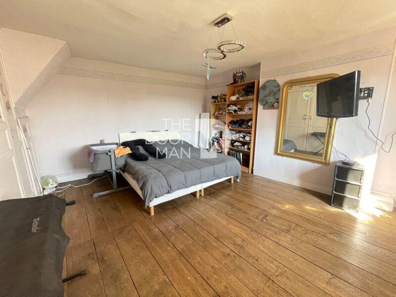 Maison - 253 m² - 10 pièces