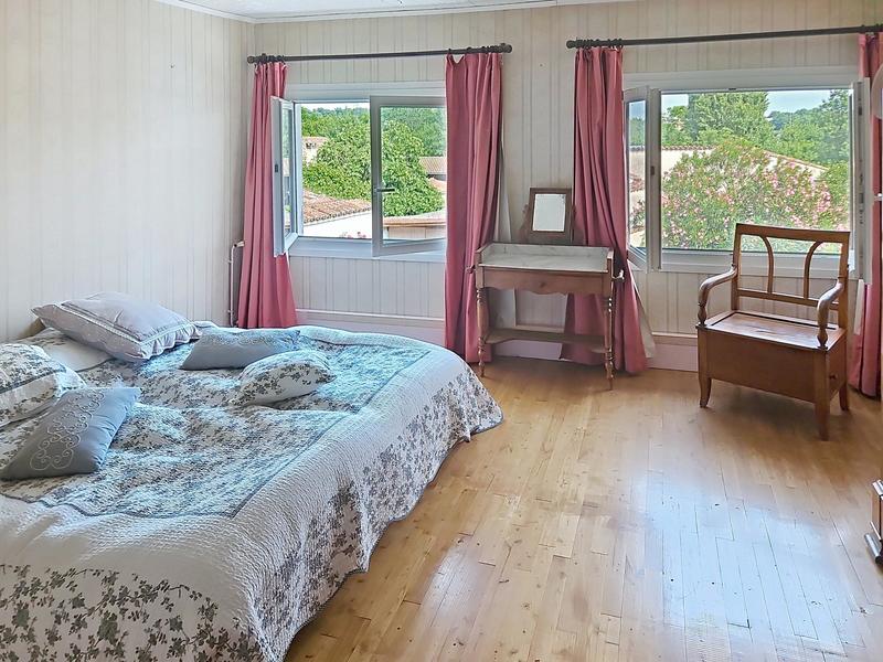 Maison - 200 m² - 7 pièces