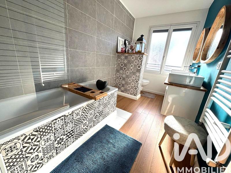 Maison - 95 m² - 5 pièces