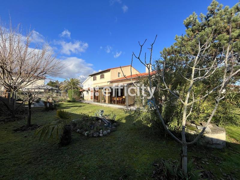 Maison - 157 m² - 6 pièces