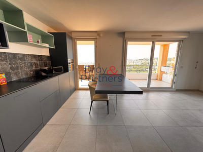 Appartement - 84 m² - 4 pièces