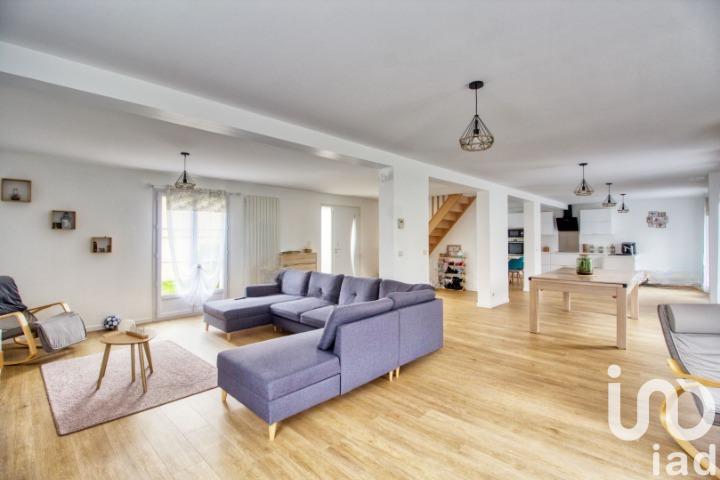 Maison - 208 m² - 7 pièces