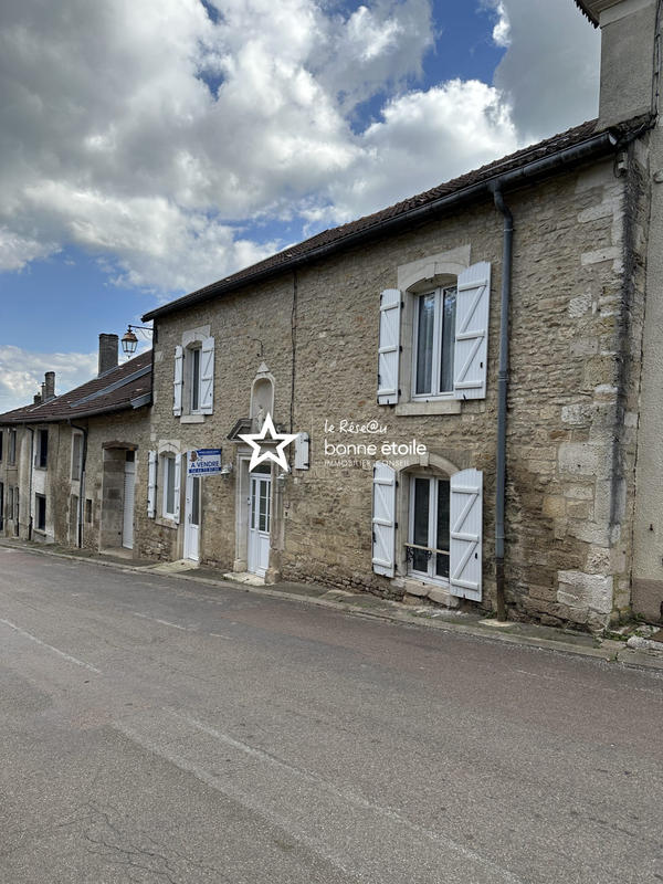 Maison - 230 m² - 10 pièces