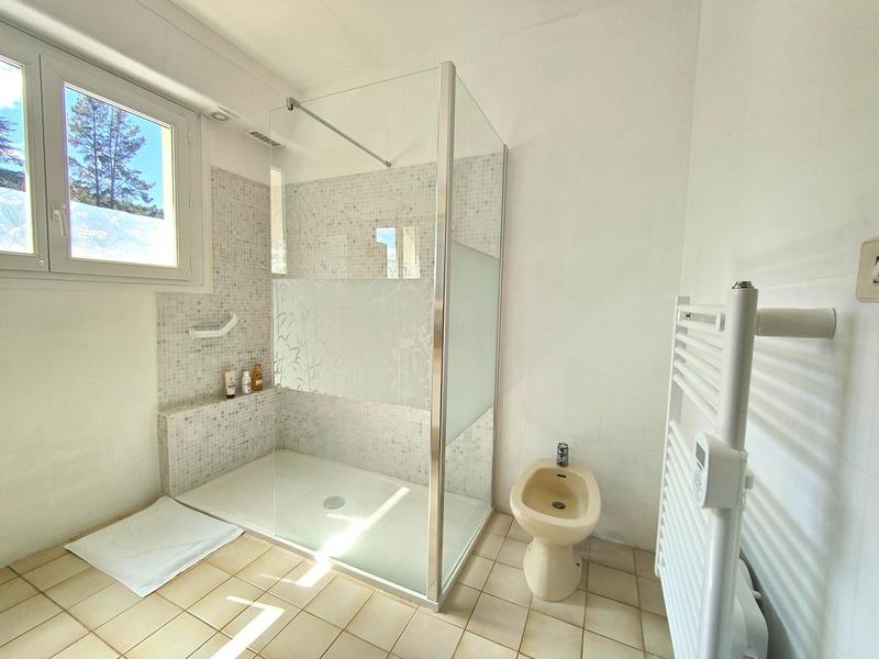 Appartement - 81 m² - 3 pièces