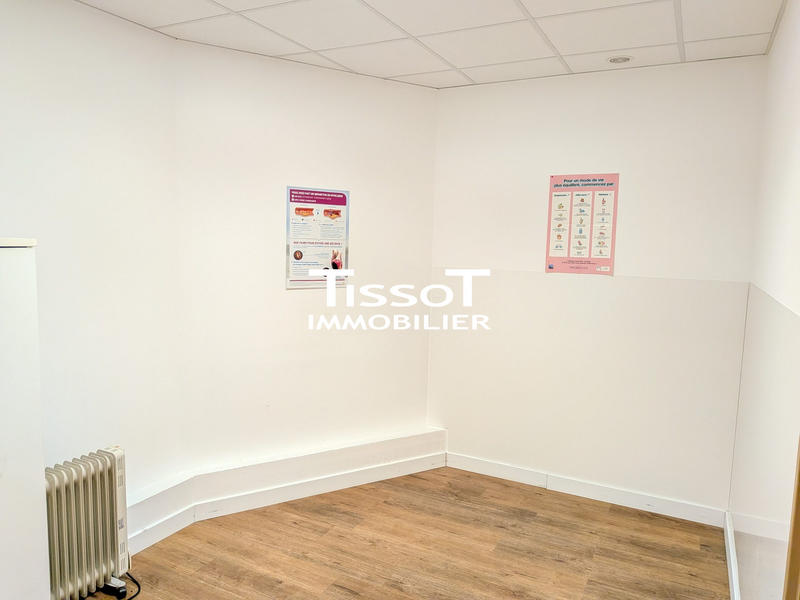 Bureau - 101 m² - 5 pièces