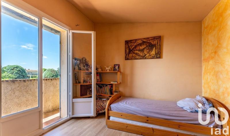 Maison - 212 m² - 9 pièces