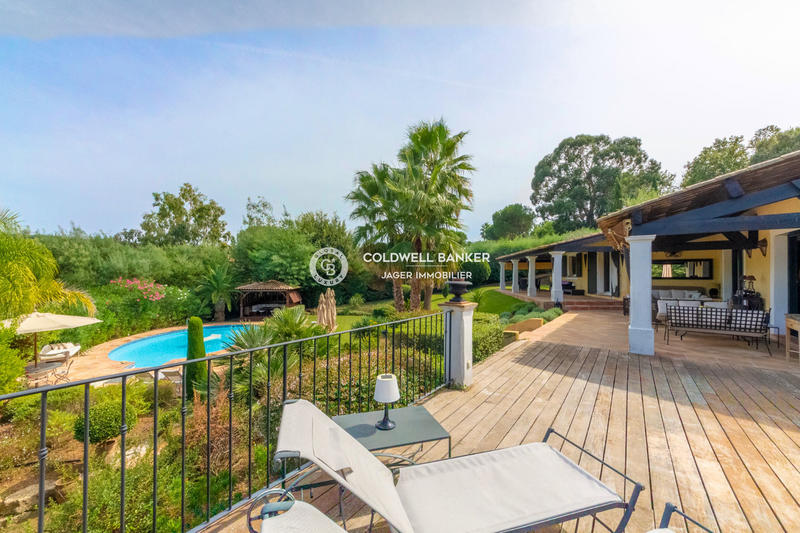 Villa - 250 m² - 6 pièces