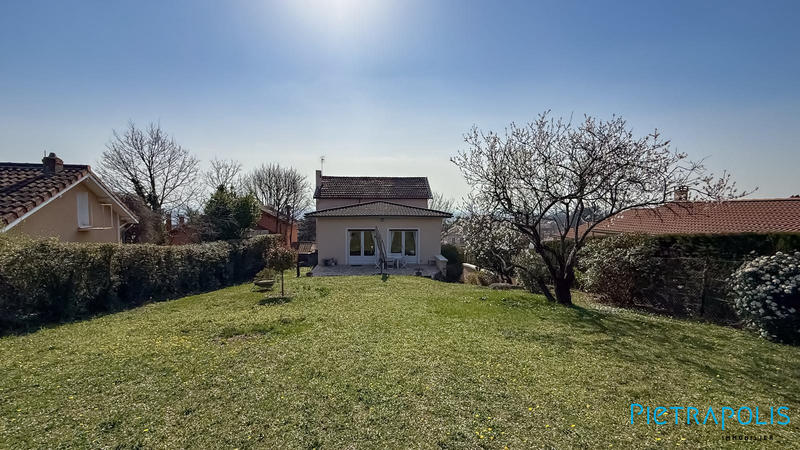 Maison - 250 m² - 8 pièces