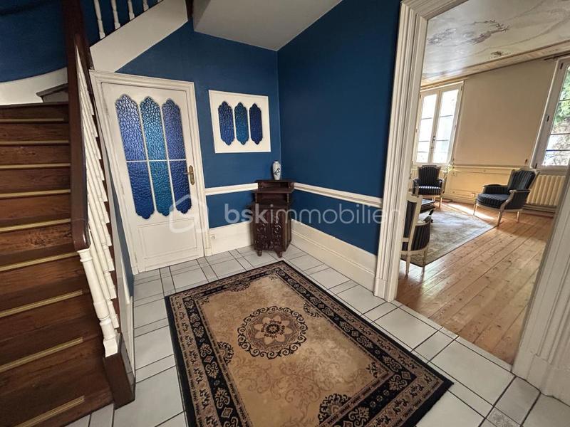 Maison - 255 m² - 10 pièces