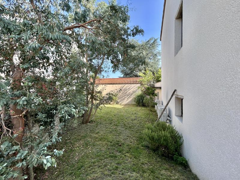 Maison - 239 m² - 5 pièces