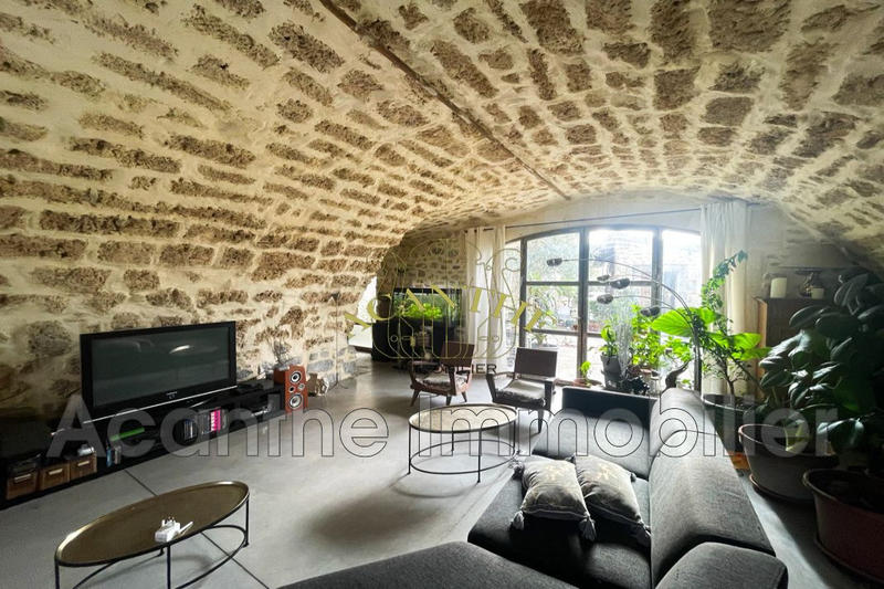 Maison - 300 m² - 6 pièces