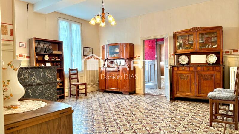 Maison - 240 m² - 6 pièces