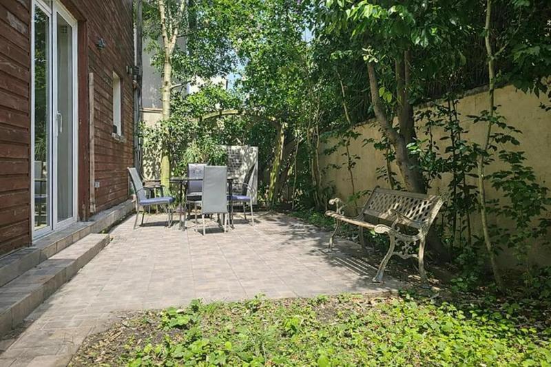 Maison - 225 m² - 7 pièces