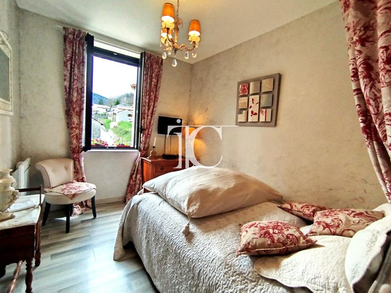 Maison en pierre - 116 m² - 5 pièces