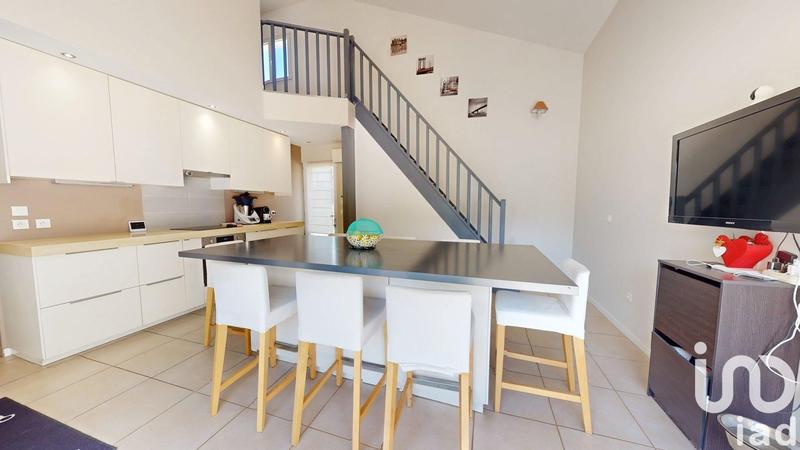 Maison - 210 m² - 9 pièces