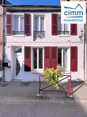Maison traditionnelle - 159 m² - 4 pièces
