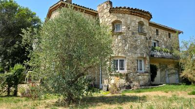 Maison - 368 m² - 12 pièces