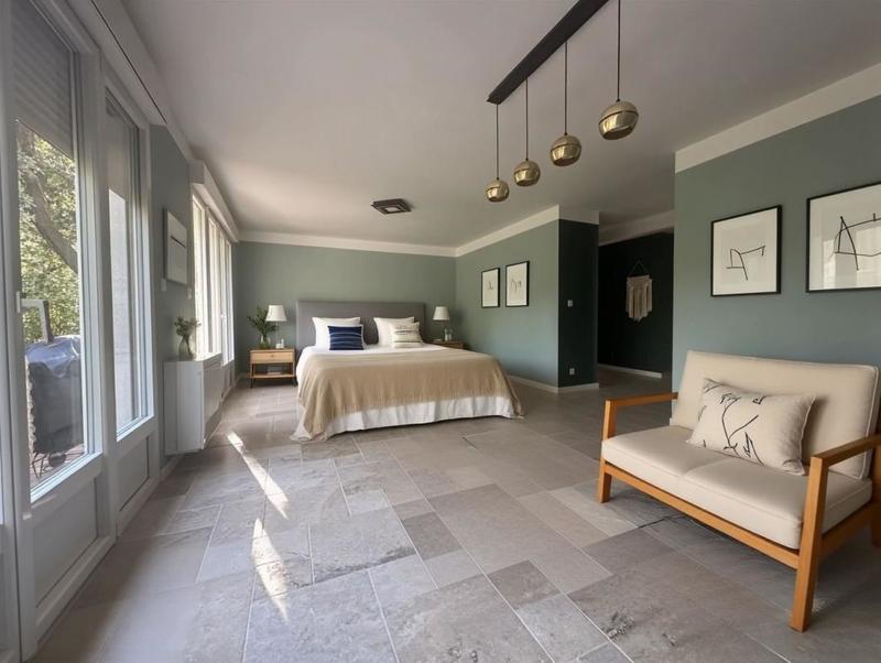 Maison - 255 m² - 11 pièces