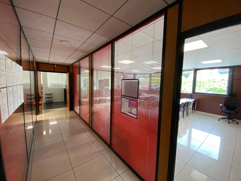 Bureau - 413 m²