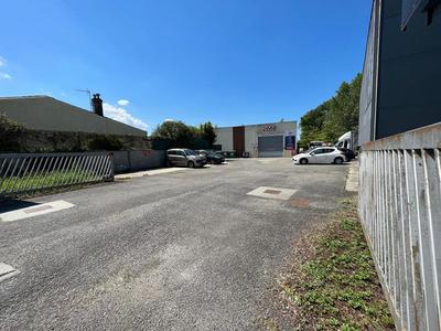 Entrepôt - 1 000 m²