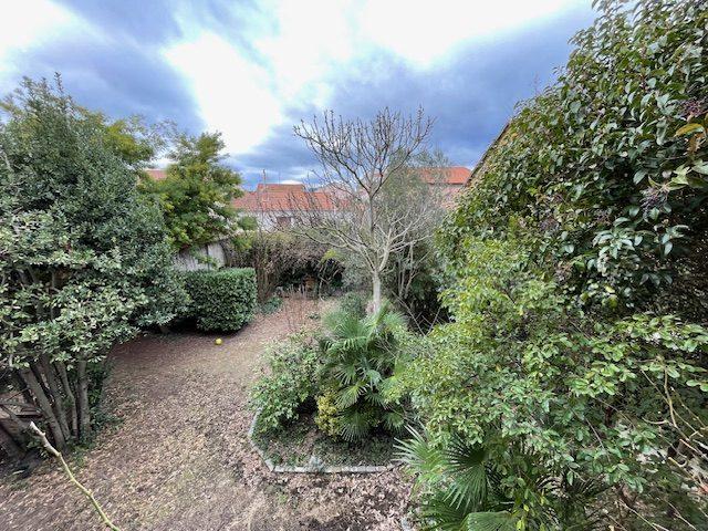 Maison - 195 m² - 8 pièces