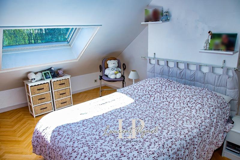 Maison - 177 m² - 9 pièces