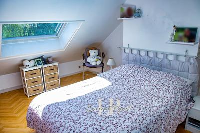 Maison - 177 m² - 9 pièces