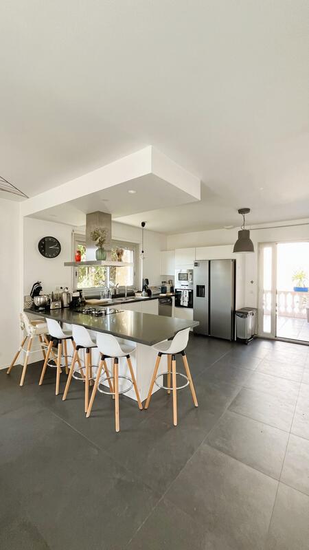 Appartement - 163 m² - 6 pièces